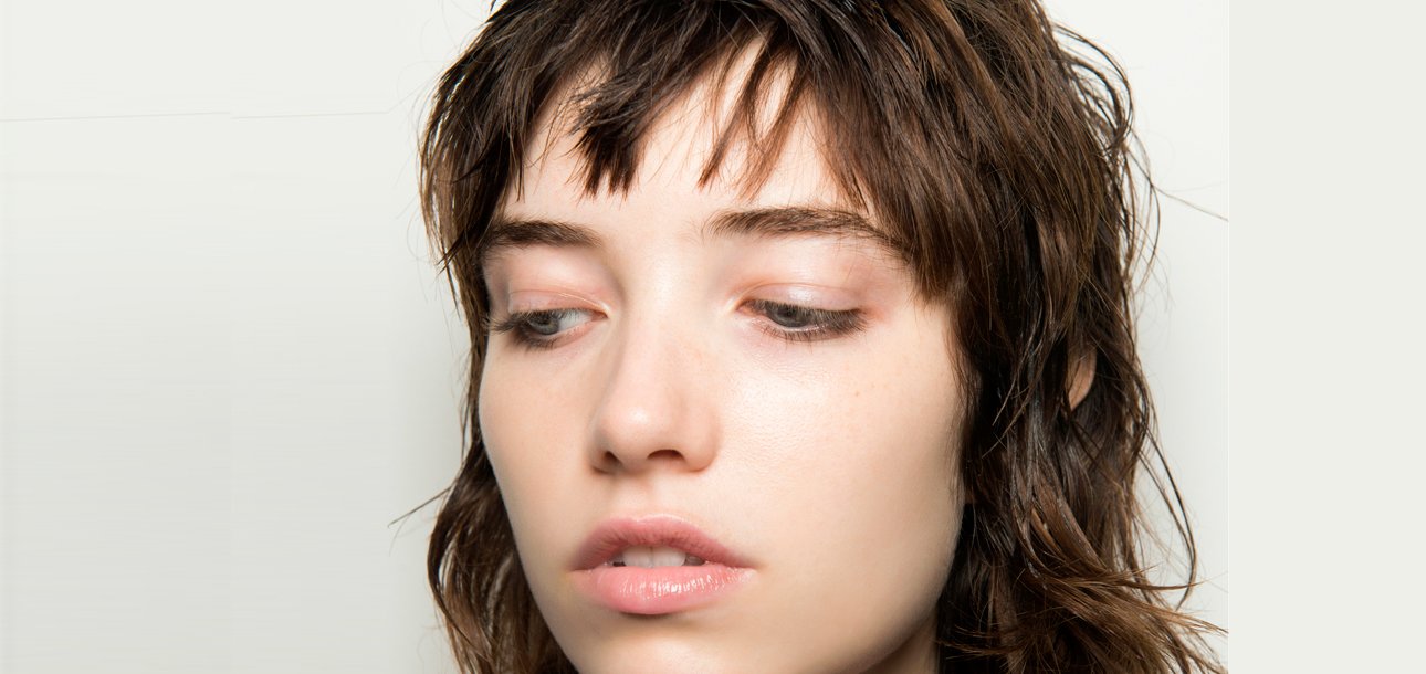 What Are Waterfall Bangs, the Newest Alternative to Curtain Bangs