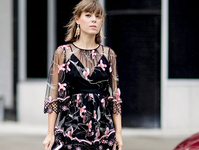 HOW TO WEAR A SHEER DRESS, THE SPRING 2023 TREND - How to enhance the  silhouette with transparent dresses? What to wear under a transparent dress?  outfit ideas with sheer dresses? accessories