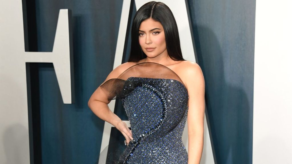 Kylie Jenner attends the 2020 Vanity Fair Oscar party hosted by Radhika Jones at Wallis Annenberg Center for the Performing Arts on February 09, 2020 in Beverly Hills, California.