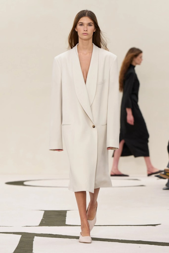 Forum Members Review the Debut Fall 2025 Calvin Klein Collection of Veronica Leoni