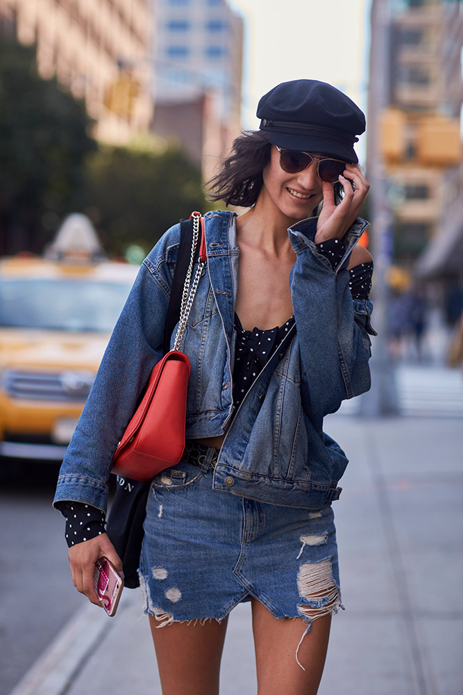 13 Jean Jacket Outfits for the In-Between Season and Beyond ...