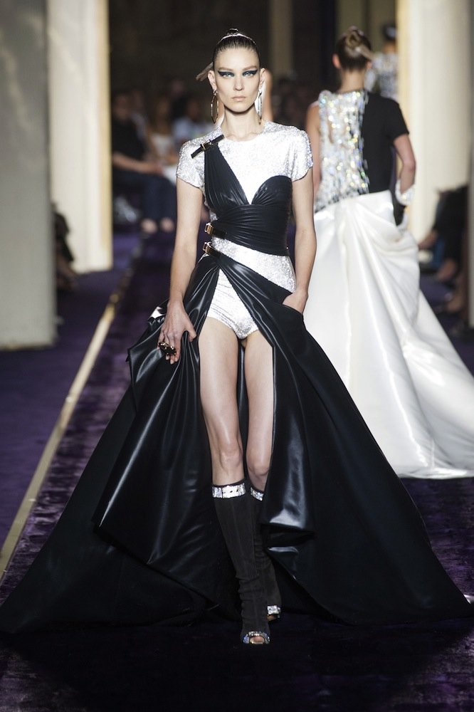 Atelier Versace Fall 2014 Runway Review - theFashionSpot