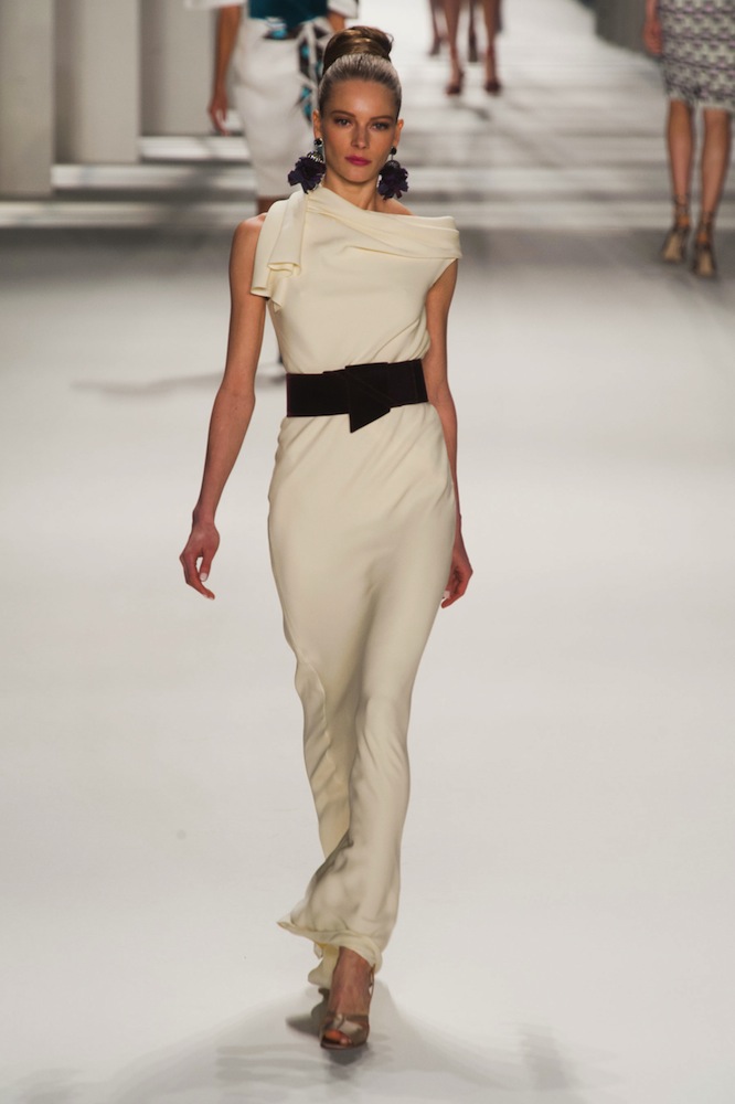 Carolina Herrera Fall 2014 Runway Review - theFashionSpot