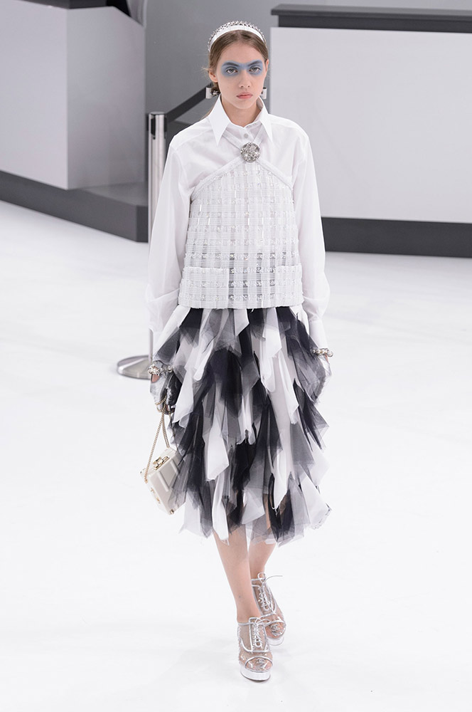 Chanel Spring 2016 Runway - theFashionSpot