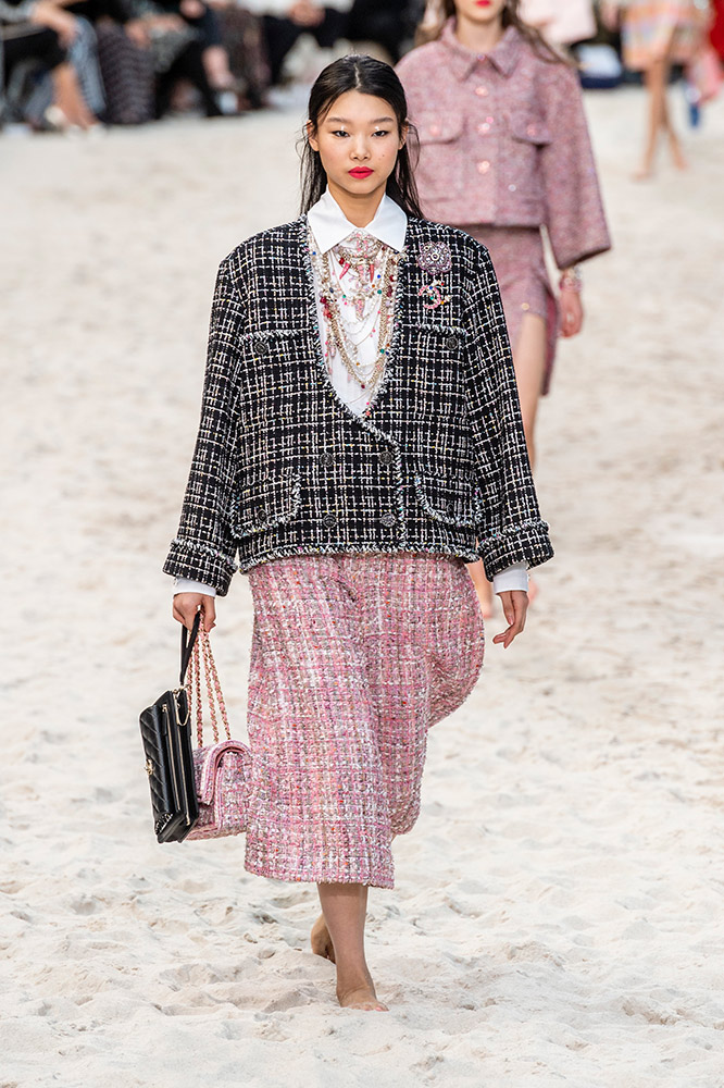 Chanel Turned Its Spring 2019 Runway Into an Indoor Beach - theFashionSpot