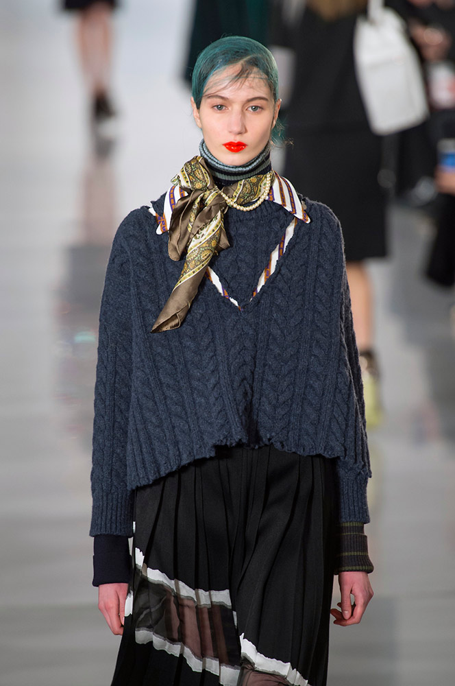 40 Runway Ways to Wear a Scarf: Pussybows, Neckties and Knots ...