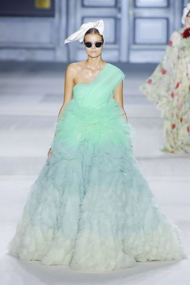 Giambattista Valli Fall 2014 Haute Couture Runway Review - theFashionSpot