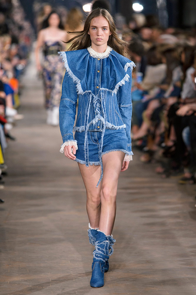 How to Wear Jean Shorts in the Fall Without Freezing Your Butt Off ...