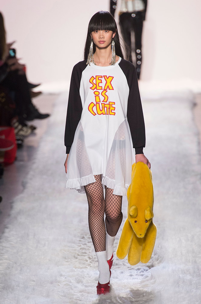 Jeremy Scott Fall 2017 Runway - theFashionSpot