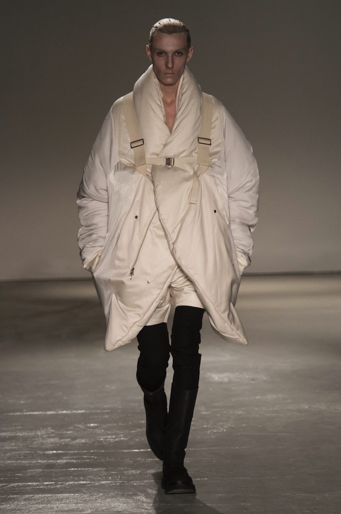 Julius Fall 2015 Runway - theFashionSpot