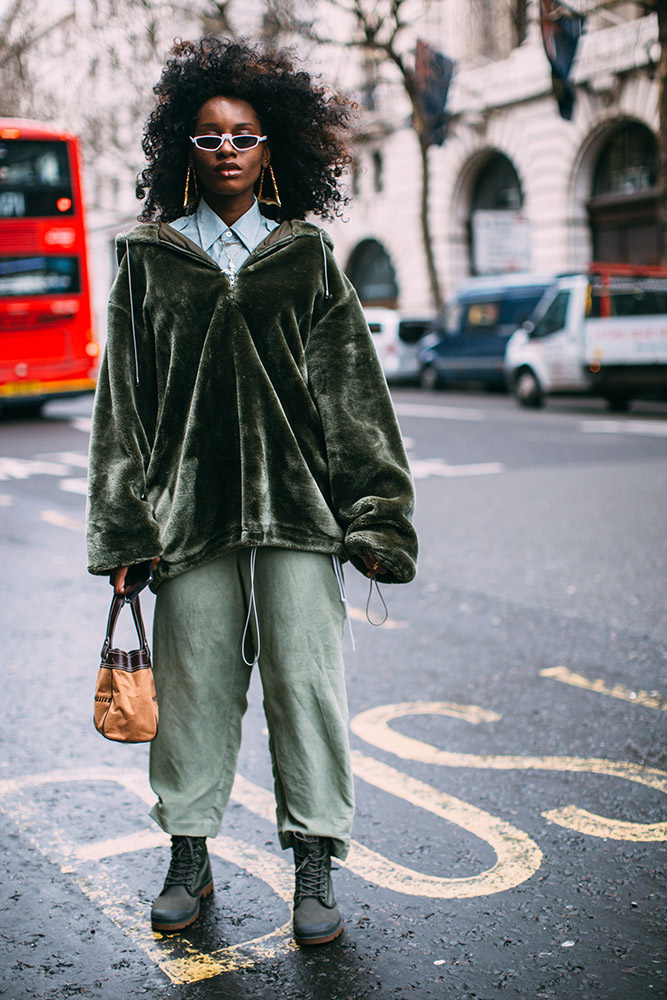 Street Style: London Fashion Week Fall 2018 - theFashionSpot