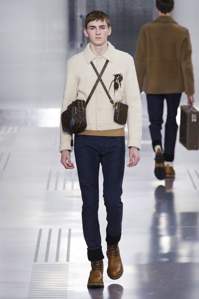 Louis Vuitton Men's Fall 2015 Runway - theFashionSpot