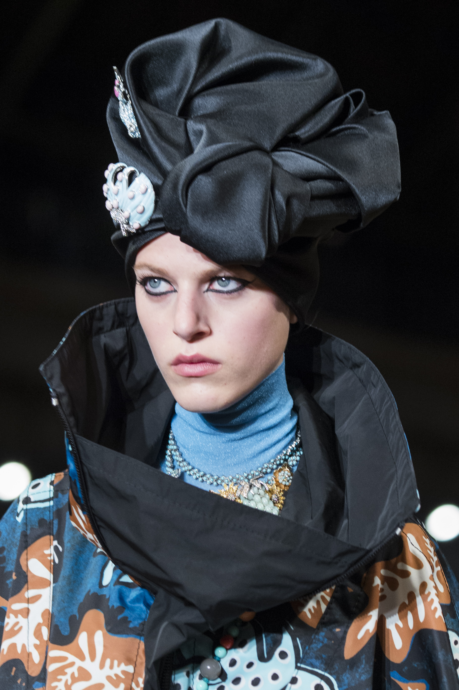 The Story Behind All Those Turbans at the Marc Jacobs Show - theFashionSpot