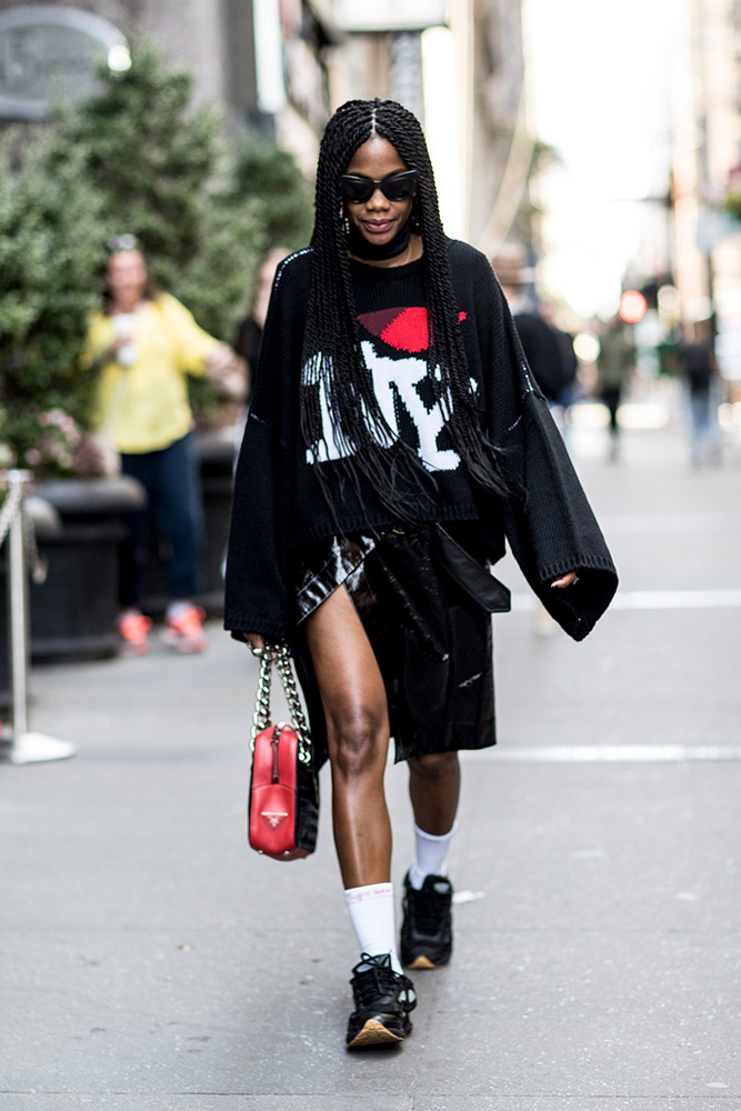 Street Style: New York Fashion Week Spring 2018 - theFashionSpot