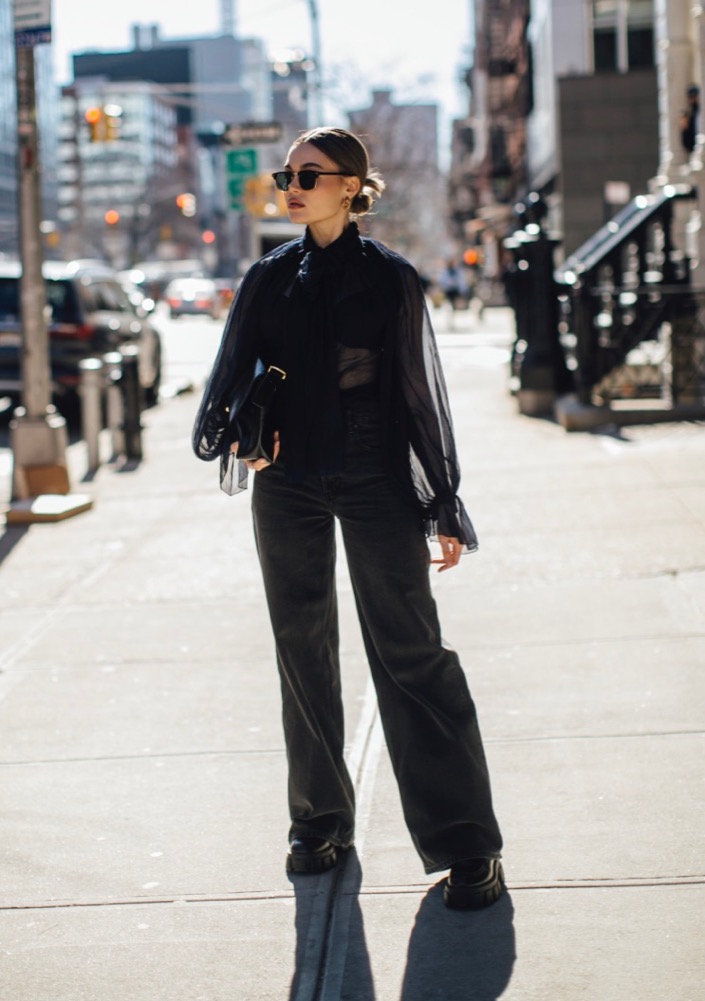 Street Style: New York Fashion Week Fall 2022 - theFashionSpot