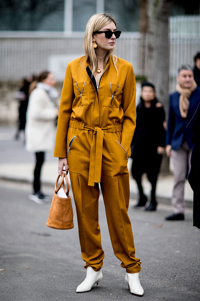 Street Style: Paris Fashion Week Fall 2017 - theFashionSpot