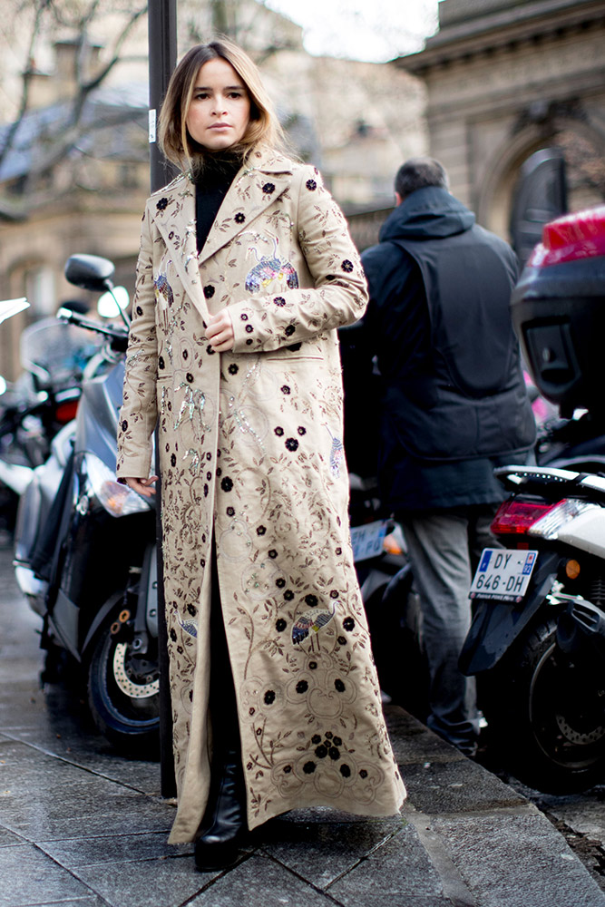 Street Style: Paris Fashion Week Fall 2017 - theFashionSpot