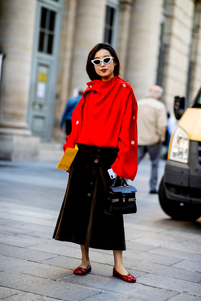 Street Style: Paris Fashion Week Spring 2019 - theFashionSpot