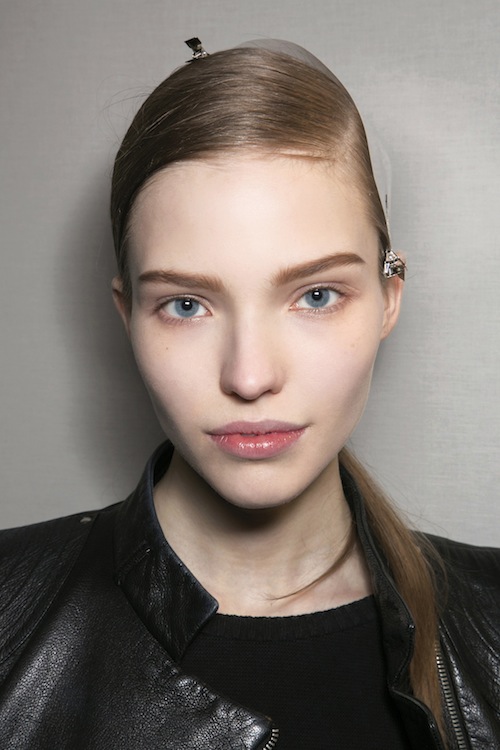 Goodbye Topknot, Hello Low Ponytail: Fall's Newest 3-Second Hairstyle ...