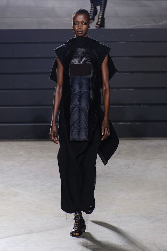 Rick Owens Fall 2015 Runway - theFashionSpot