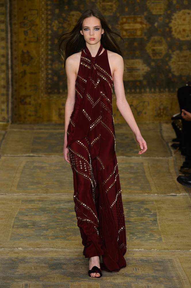 Tory Burch Fall 2015 Runway - theFashionSpot