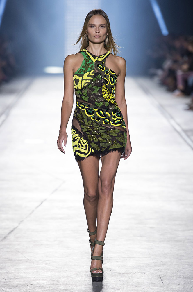 Versace Spring 2016 Runway - theFashionSpot