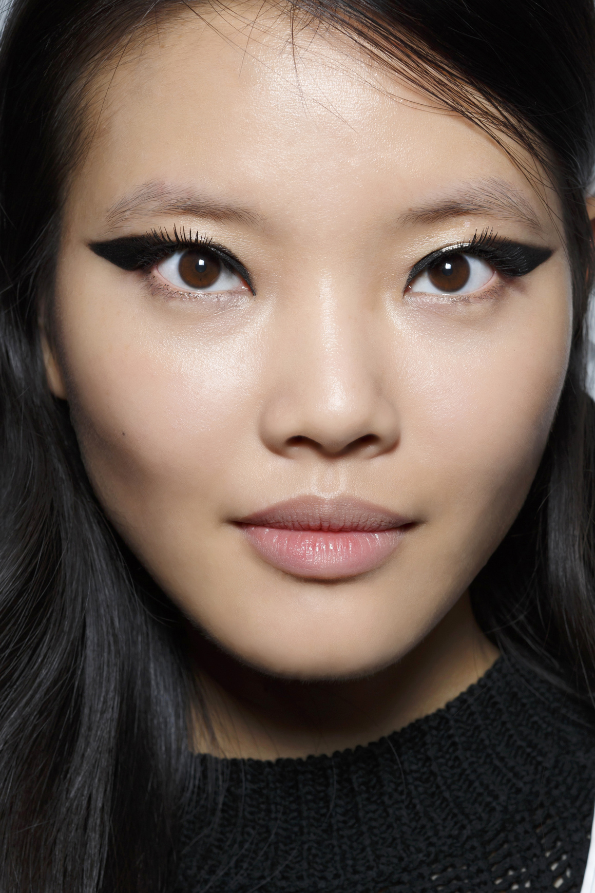 35 Cool Winged Eyeliner Ideas to Feast Your Eyes On - theFashionSpot