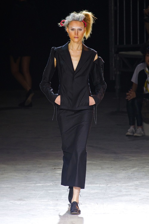 Yohji Yamamoto Spring 2014 Runway Review - theFashionSpot